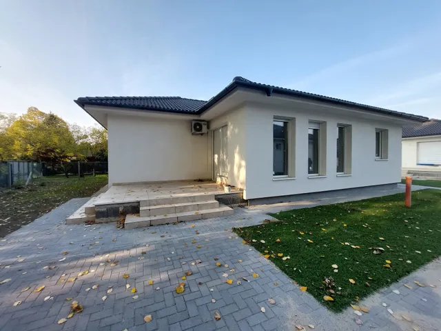 Eladó ház Ballószög 99 nm