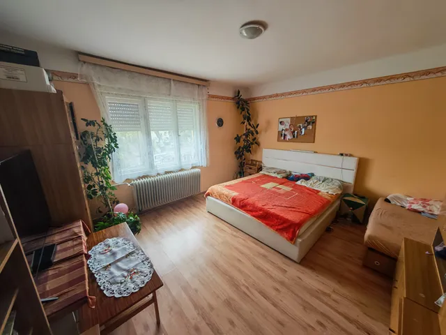 Eladó ház Gadány 180 nm