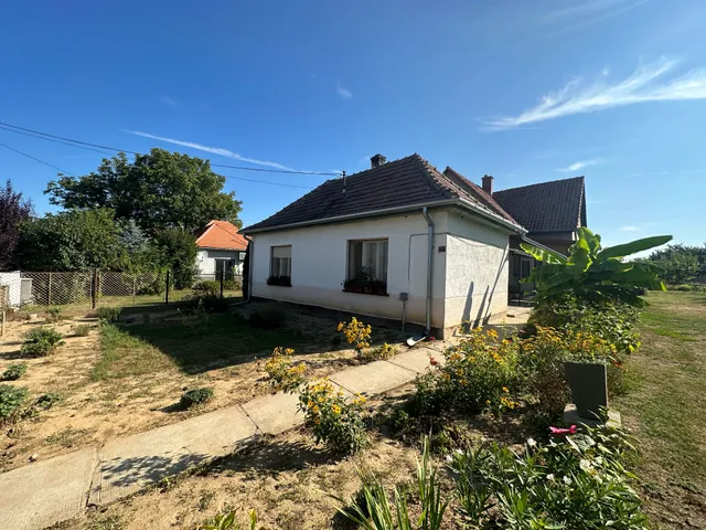 Eladó ház Balatonberény 140 nm
