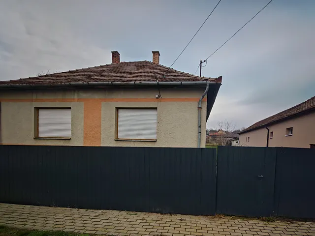 Eladó ház Csikóstőttős 90 nm
