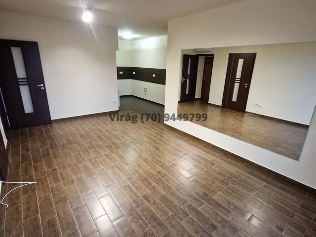 Kiadó kereskedelmi és ipari ingatlan Debrecen 74 nm