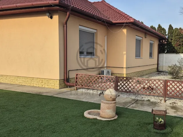 Eladó ház Mikepércs 130 nm