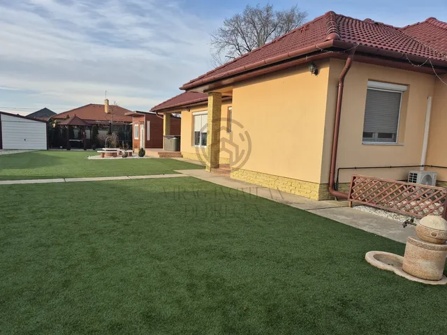 Eladó ház Mikepércs 130 nm