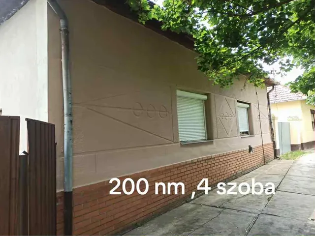 Eladó ház Zsadány 250 nm