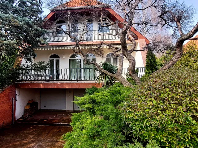 Eladó ház Budaörs, Budaörsi Kamaraerdő 270 nm