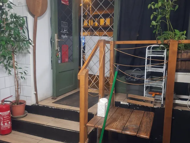 Eladó kereskedelmi és ipari ingatlan Budapest III. kerület, Újlak III. ker. 37 nm