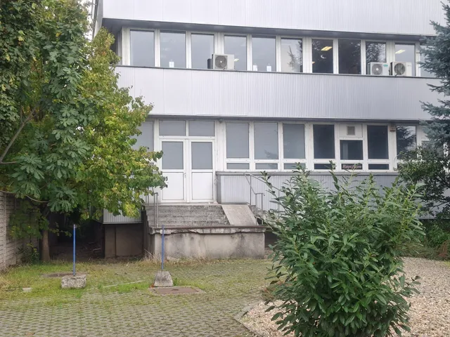 Kiadó kereskedelmi és ipari ingatlan Budapest XXIII. kerület, Orbán hegy 250 nm