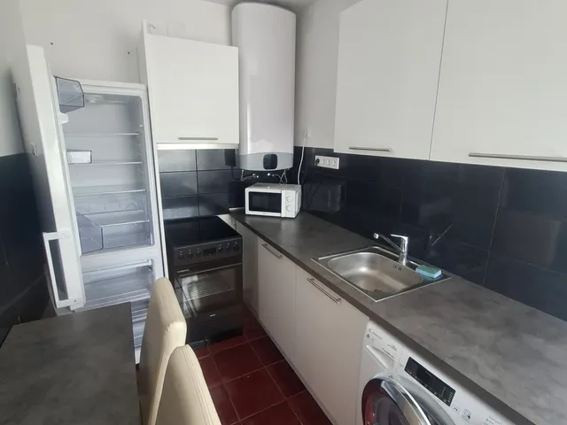 Kiadó lakás Budapest XXI. kerület, Háros 33 nm