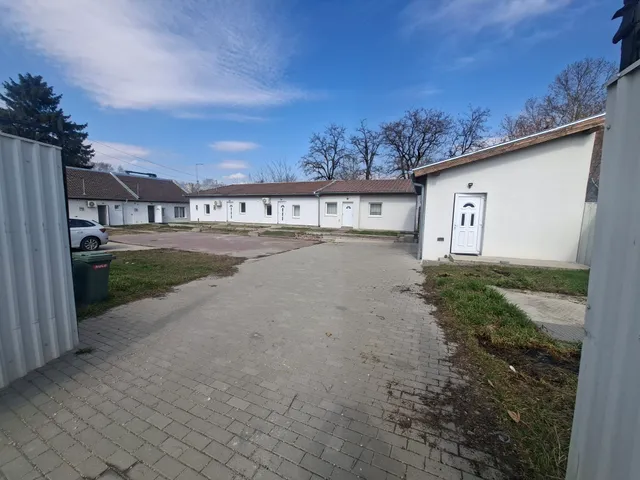 Eladó ház Budapest XXI. kerület, Háros 266 nm