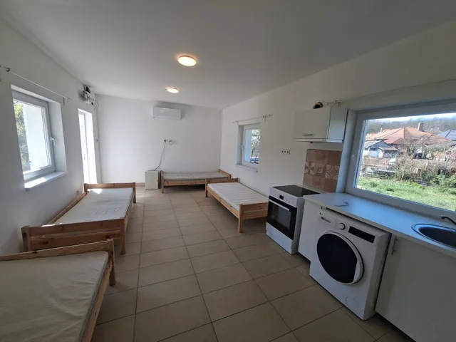 Kiadó ház Bag 160 nm