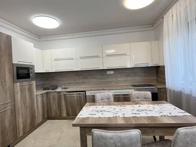 Kiadó lakás Debrecen, Homokkert 77 nm