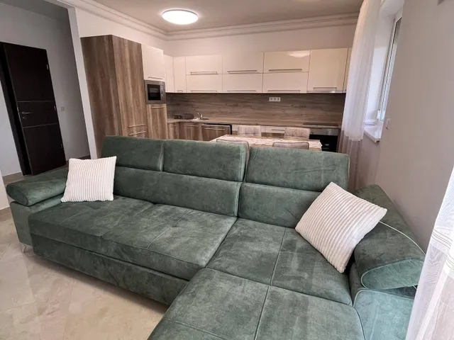 Kiadó lakás Debrecen, Homokkert 77 nm