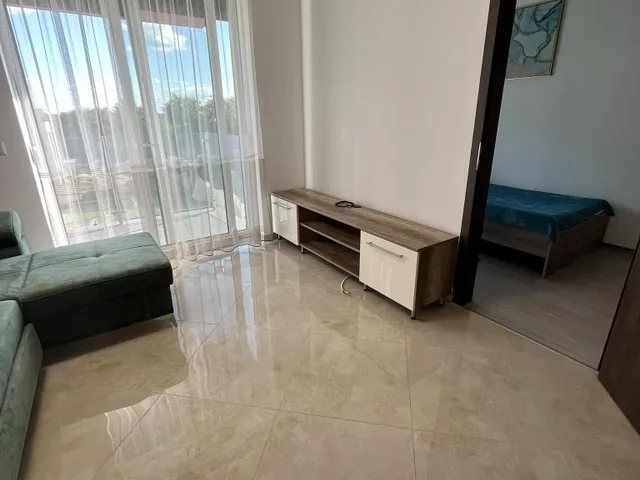 Kiadó lakás Debrecen, Homokkert 77 nm