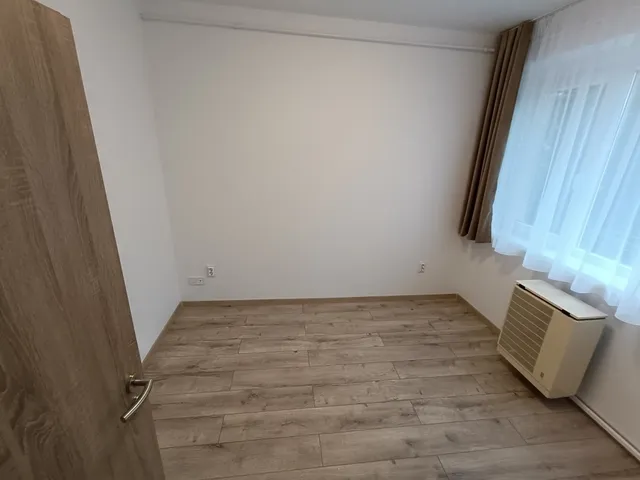 Kiadó lakás Debrecen, Széchenyikert 82 nm