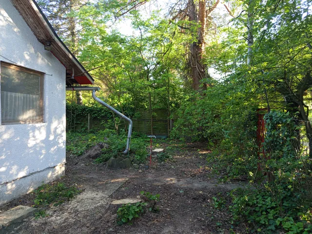 Eladó ház Pócsmegyer, 0 80 nm