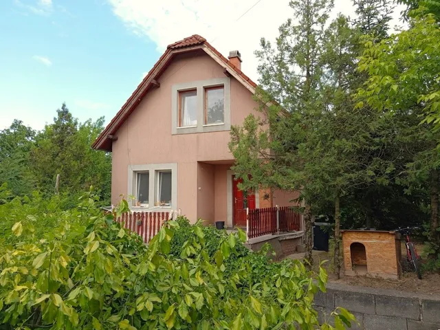 Eladó ház Pócsmegyer, Surány 101 nm