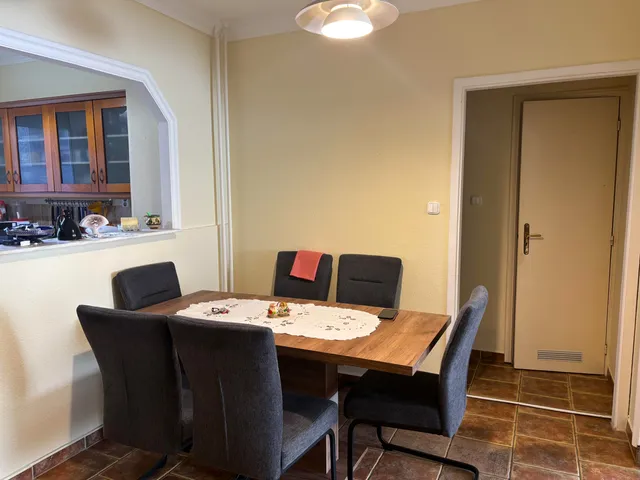 Eladó lakás Budapest III. kerület, Pók utcai lakótelep, 0 73 nm