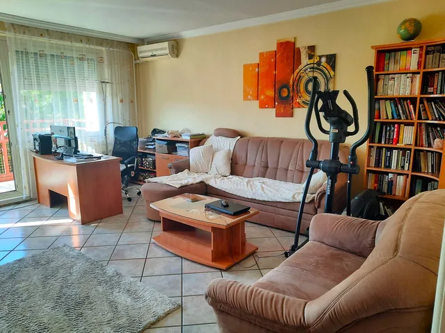 Eladó lakás Budapest III. kerület, Pók utcai lakótelep, 0 73 nm