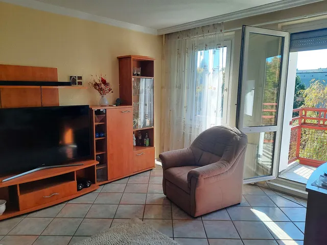 Eladó lakás Budapest III. kerület, Pók utcai lakótelep, 0 73 nm