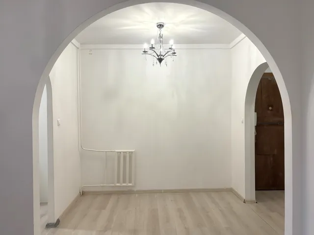 Eladó lakás Budapest III. kerület, Pók utcai lakótelep, 0 55 nm