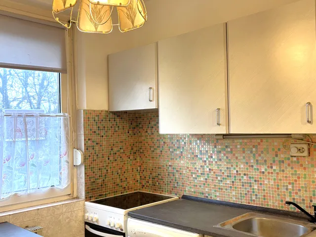 Eladó lakás Budapest III. kerület, Pók utcai lakótelep, 0 73 nm