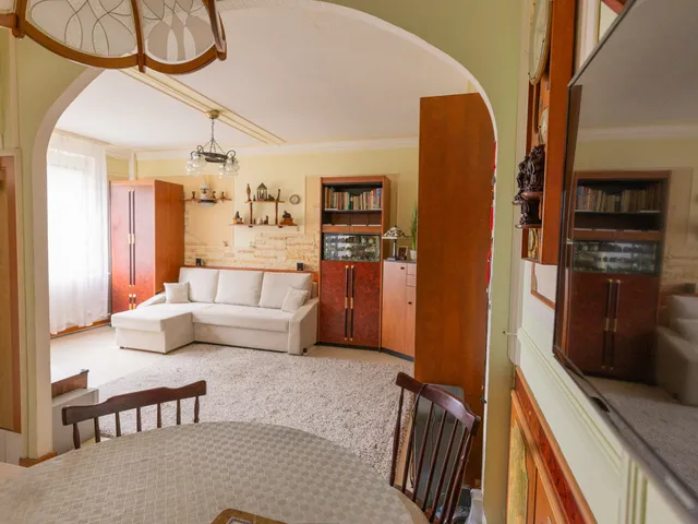 Eladó lakás Budapest III. kerület, Pók utcai lakótelep, 0 73 nm