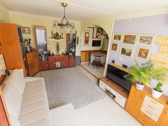 Eladó lakás Budapest III. kerület, Pók utcai lakótelep, 0 73 nm