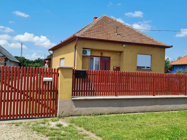 Eladó ház Szajol 90 nm
