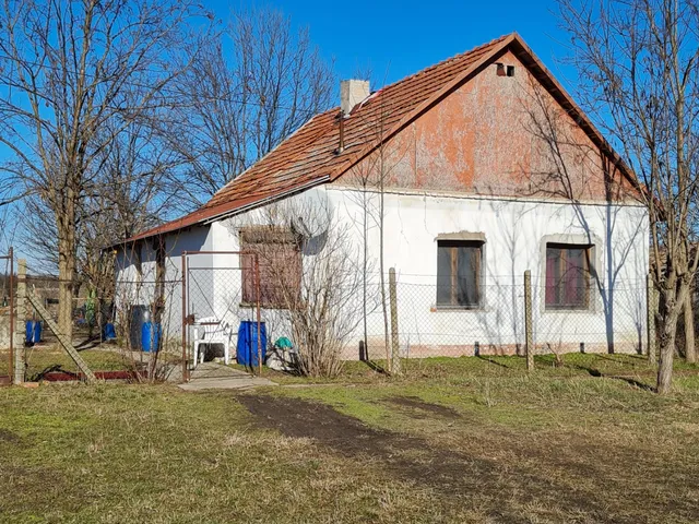 Eladó ház Tiszasüly 80 nm