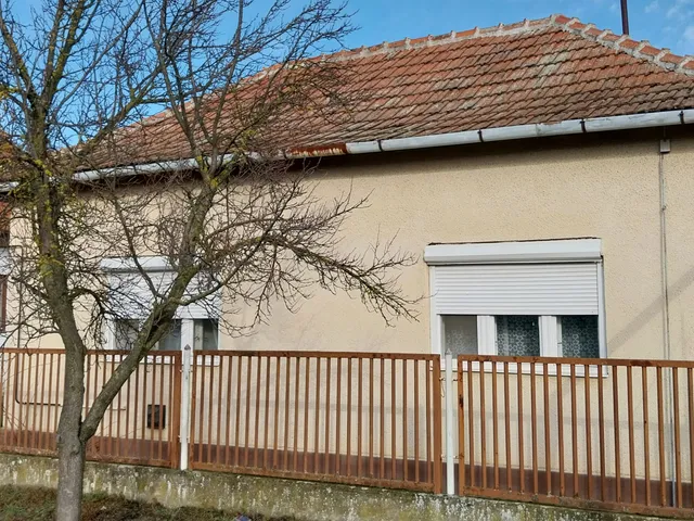 Eladó ház Tószeg 70 nm