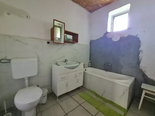 Eladó ház Tiszasüly 90 nm