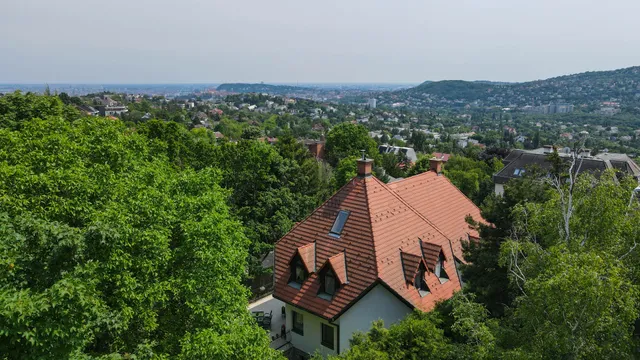 Eladó ház Budapest II. kerület, Vérhalom, Gárdonyi Géza út 515 nm