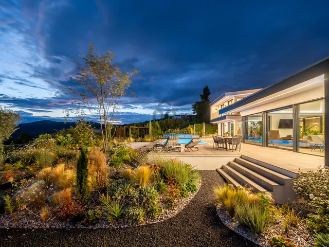 Eladó ház Szentendre, Szarvashegy, Tambura utca 278 nm