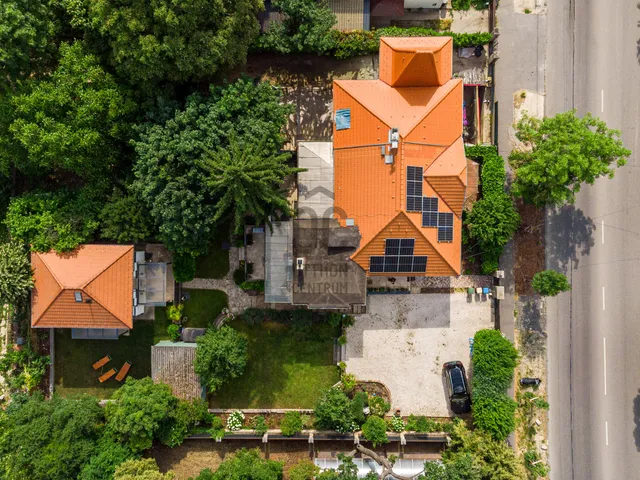 Eladó ház Budapest II. kerület, Kurucles 241 nm