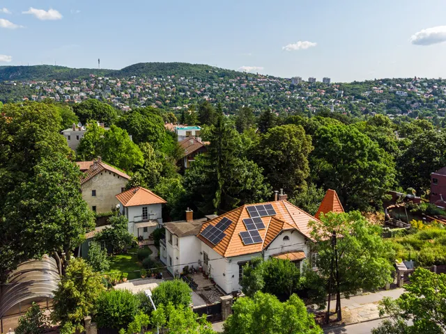 Eladó ház Budapest II. kerület, Kurucles 241 nm