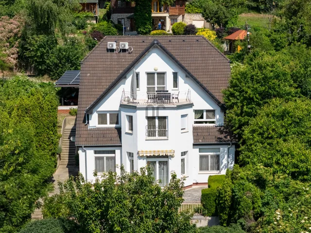 Eladó lakás Budapest XI. kerület, Pösingermajor 136 nm