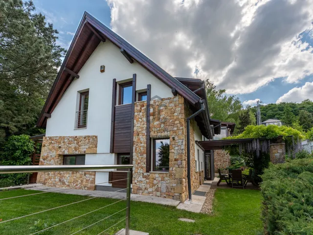 Eladó ház Solymár 297 nm