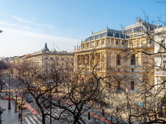 Eladó lakás Budapest VI. kerület, Andrássy út 51 nm