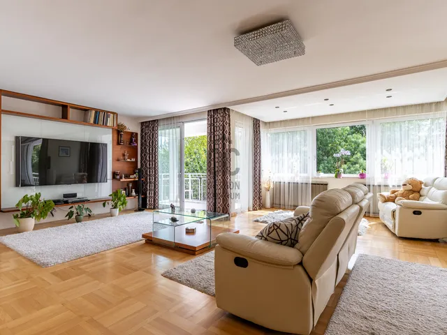 Eladó lakás Budapest II. kerület, Pasarét, Guyon Richárd utca 215 nm