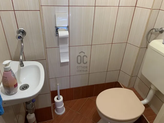 Eladó ház Szirmabesenyő 245 nm