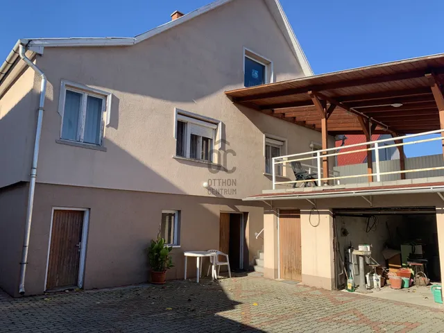 Eladó ház Szirmabesenyő 245 nm