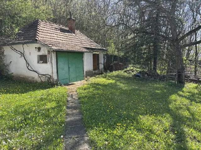 Eladó nyaraló Szirmabesenyő 58 nm