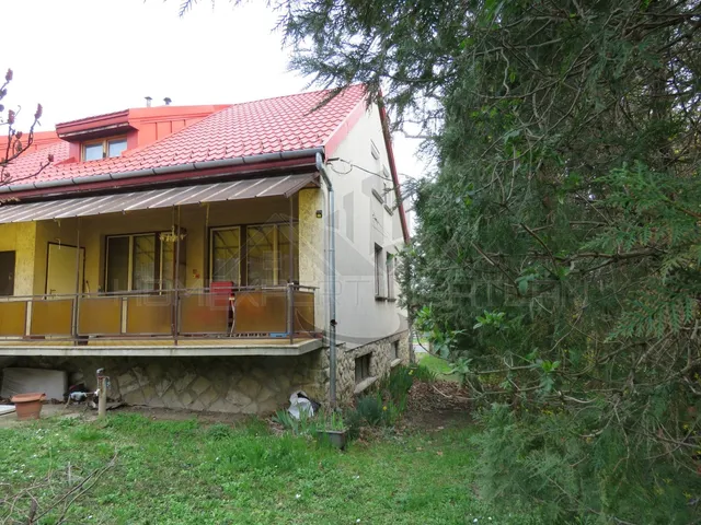 Eladó ház Győr, Ménfőcsanak 198 nm