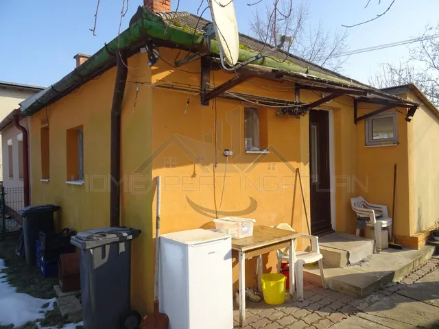 Eladó üdülő és hétvégi ház Győr, Gyirmót 25 nm