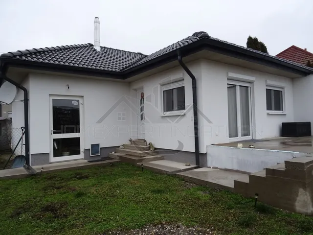 Eladó ház Kunsziget 49 nm