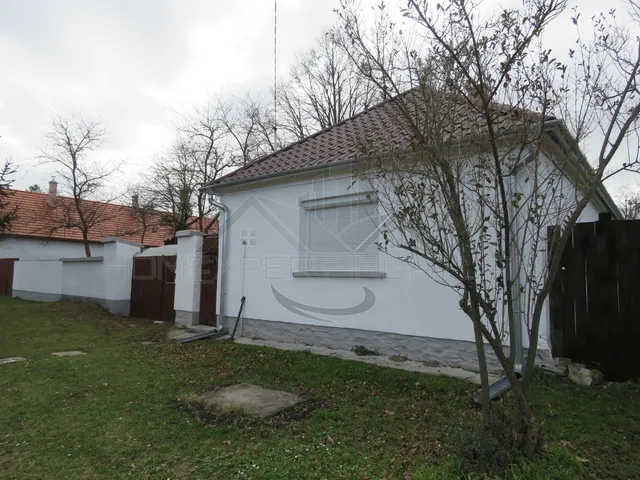 Eladó ház Fenyőfő 46 nm
