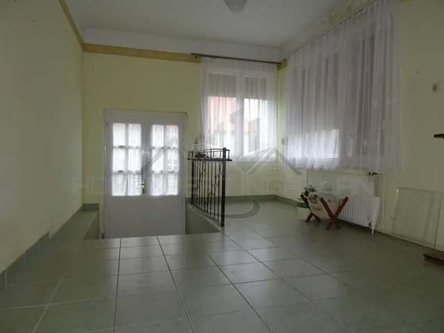 Eladó ház Csikvánd 136 nm