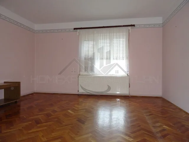 Eladó ház Csikvánd 136 nm