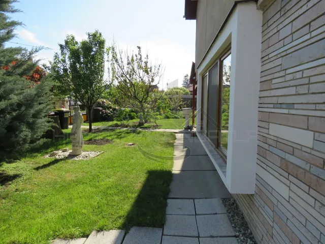 Eladó ház Győr, Szabadhegy 270 nm