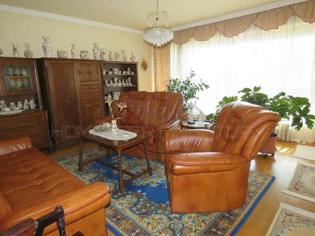 Eladó ház Győr, Szabadhegy 270 nm